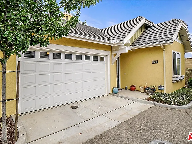 1341 W Dolcetto Ln