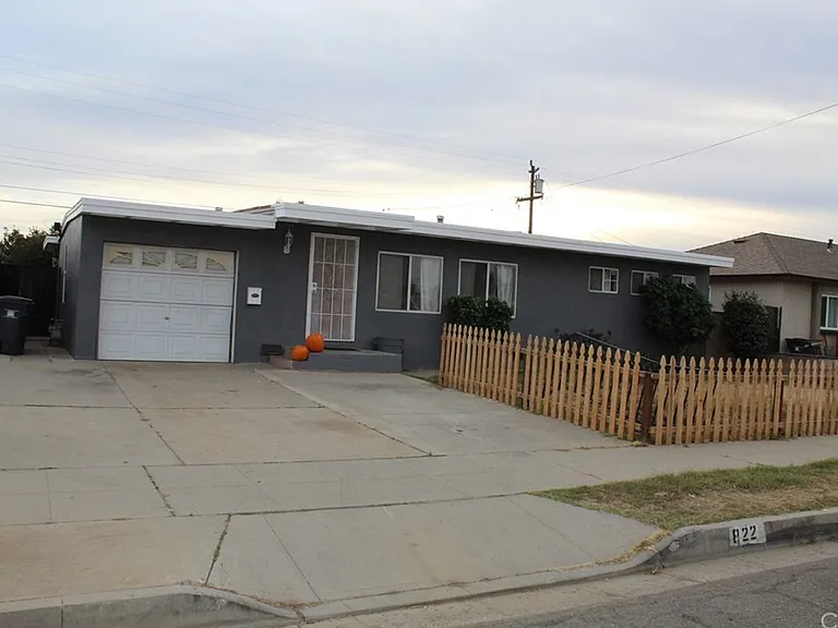 822 E Las Flores Way
