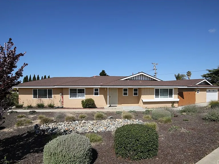 4723 Harmony Ln
