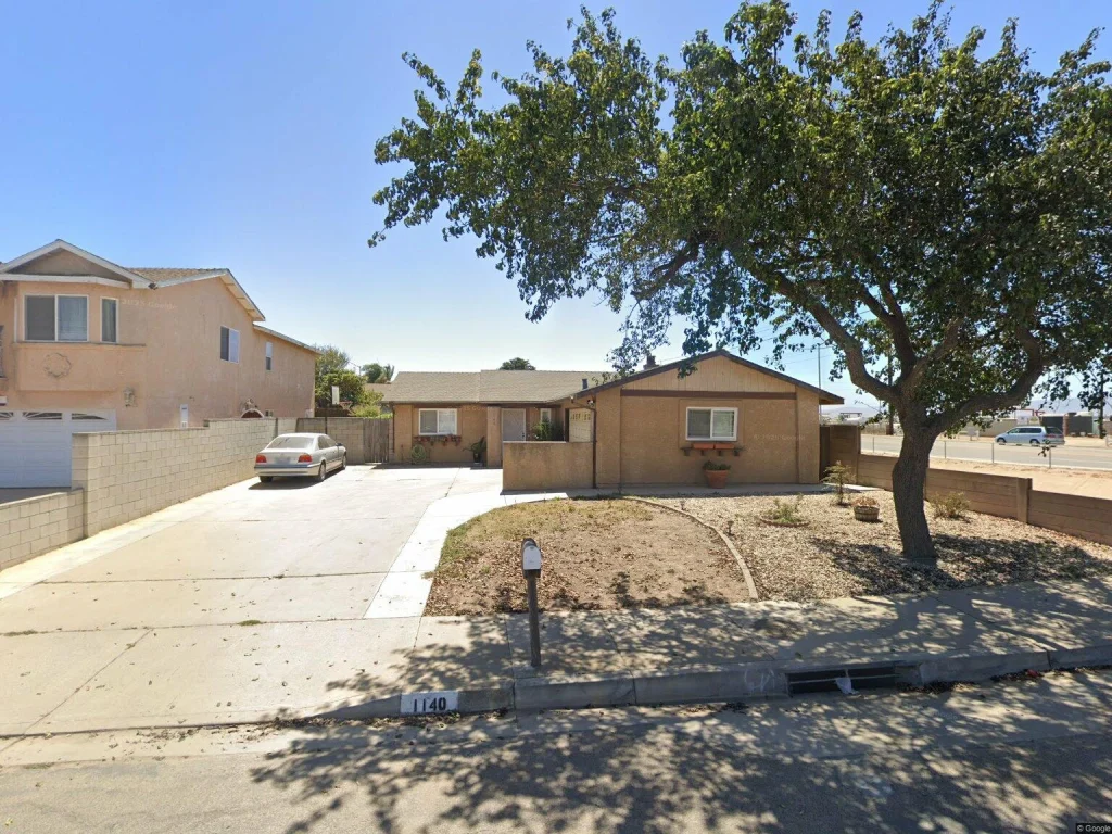 1140 W Cox Ln